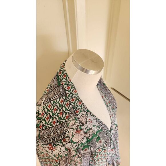 Aakaa Floral/ Boho Print Twist Front Blouse - Picture 4 of 8